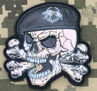 PVC патч ССО Череп з кістками в береті