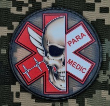 PVC шеврон Paramedic червоно-чорний на пікселі