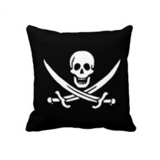 Декоративна подушка "Чорна мітка" (піратський череп та шаблі)